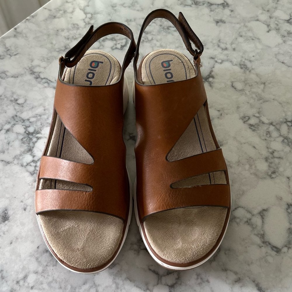 Bionica Akela | Size 8